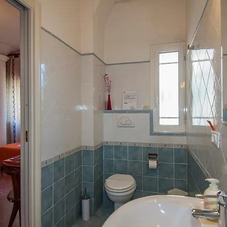 Bed & Breakfast Passeggiate Romane 4*