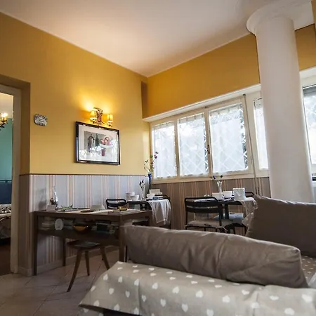 Bed & Breakfast Passeggiate Romane 4*
